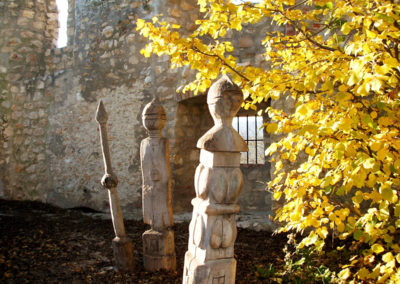 Holzskulpturen Ruine Hornstein